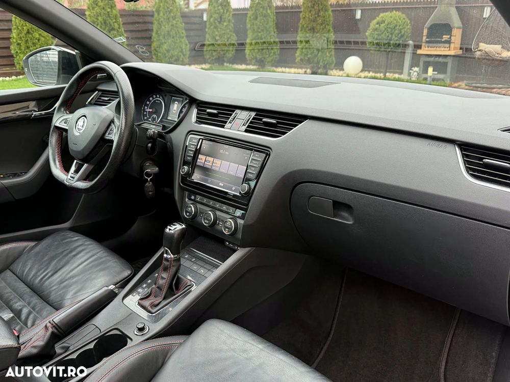 Skoda Octavia 2.0 TDI DSG RS - 16