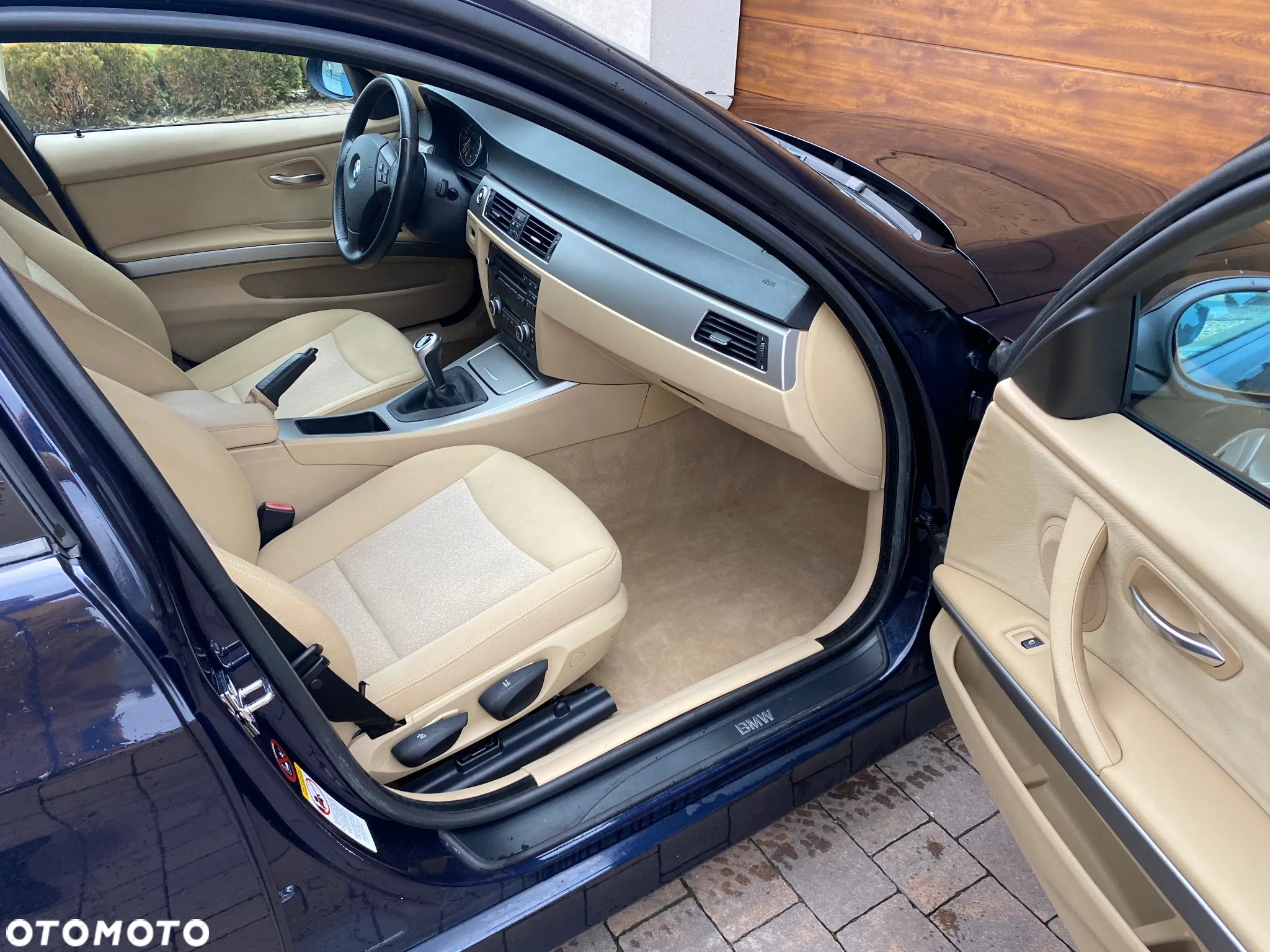BMW Seria 3 318i Touring Edition Exclusive - 6