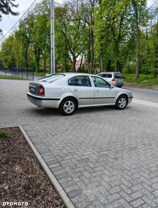 Skoda Octavia 2.0 Elegance - 2