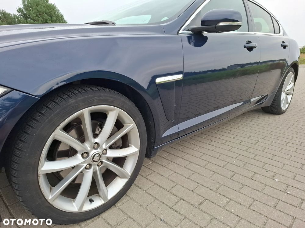 Jaguar XF 3.0 V6 D Luxury - 6