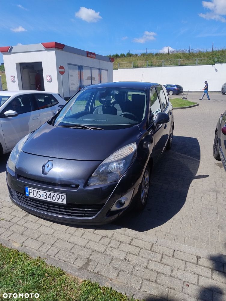 Renault Grand Scenic - 1