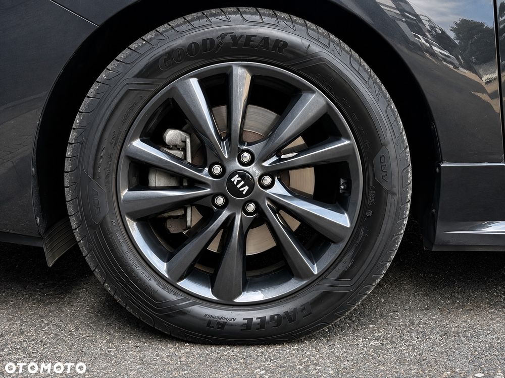 Kia Carnival - 20