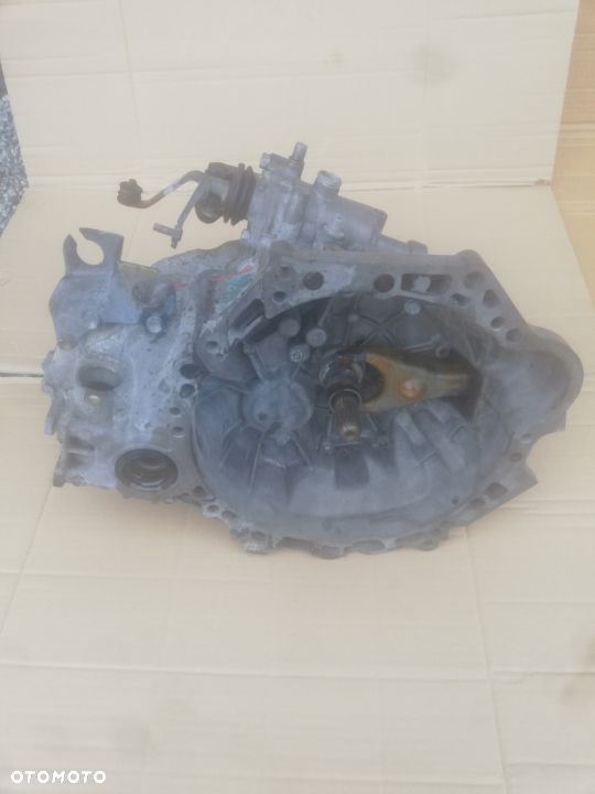 COROLLA E12 1,6 VVT-I SKRZYNIA BIEGOW IDEALNA - 1