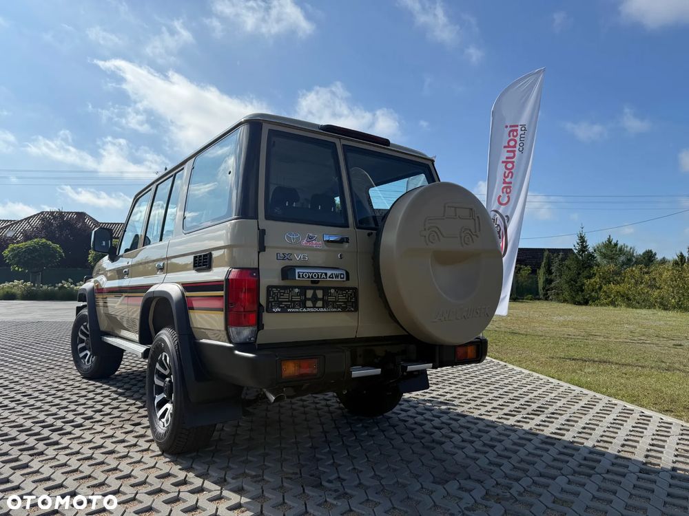 Toyota Land Cruiser - 5