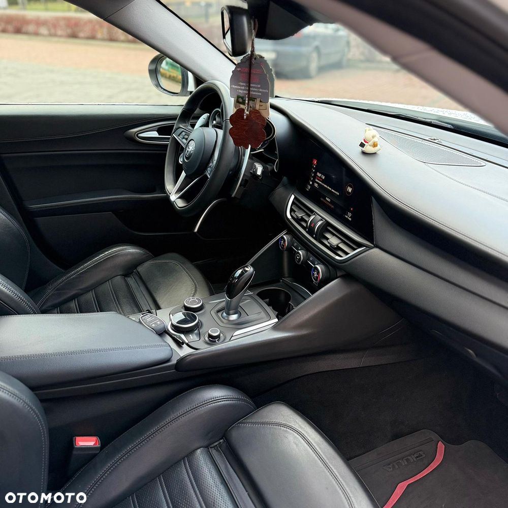 Alfa Romeo Giulia 2.0 Turbo Veloce Q4 - 22