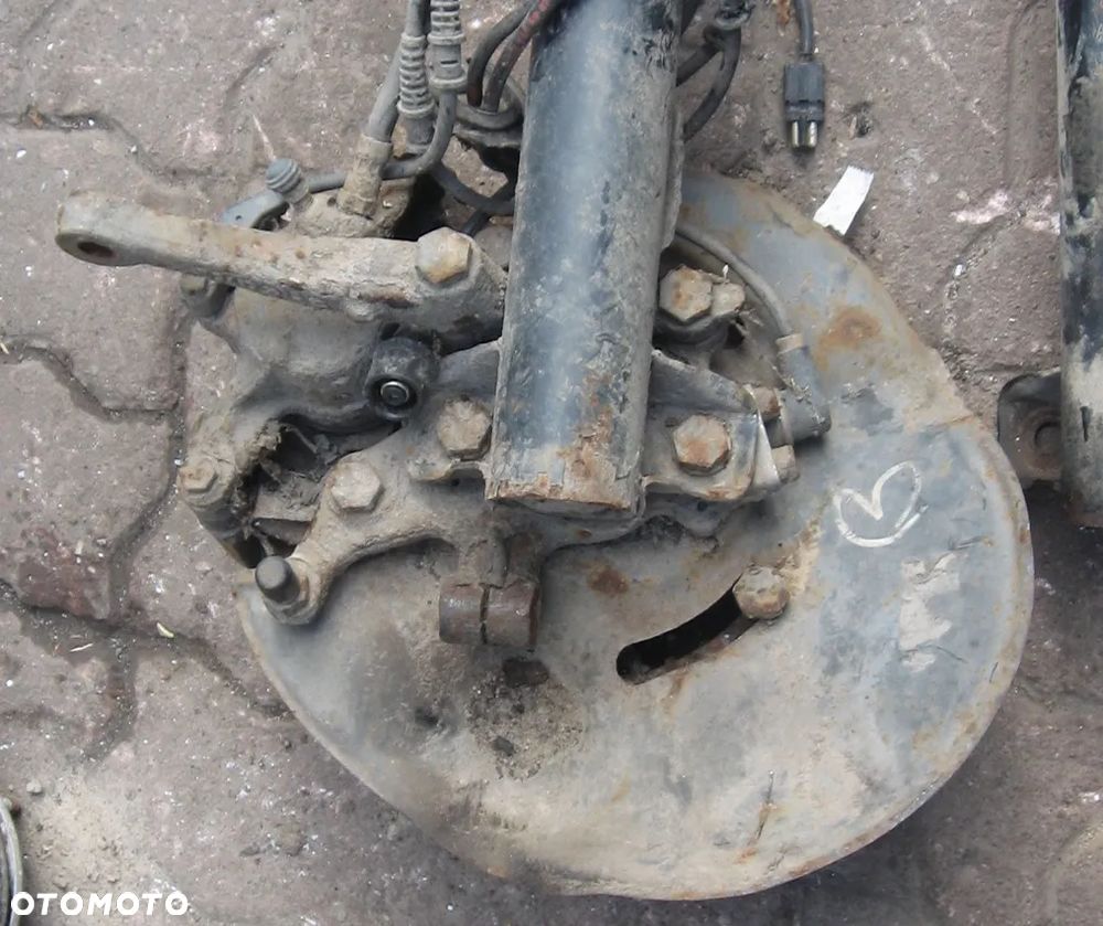 zwrotnica piasta wahacz MERCEDES 124 - 3