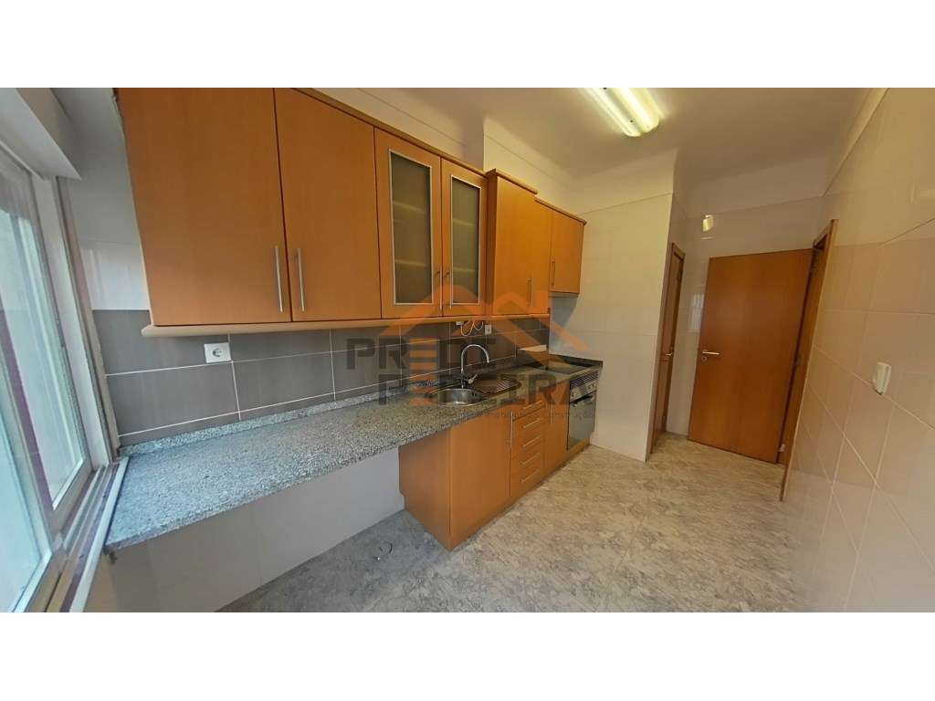 Situado junto do metro de Odivelas. Apartamento T2. - Grande imagem: 4/21