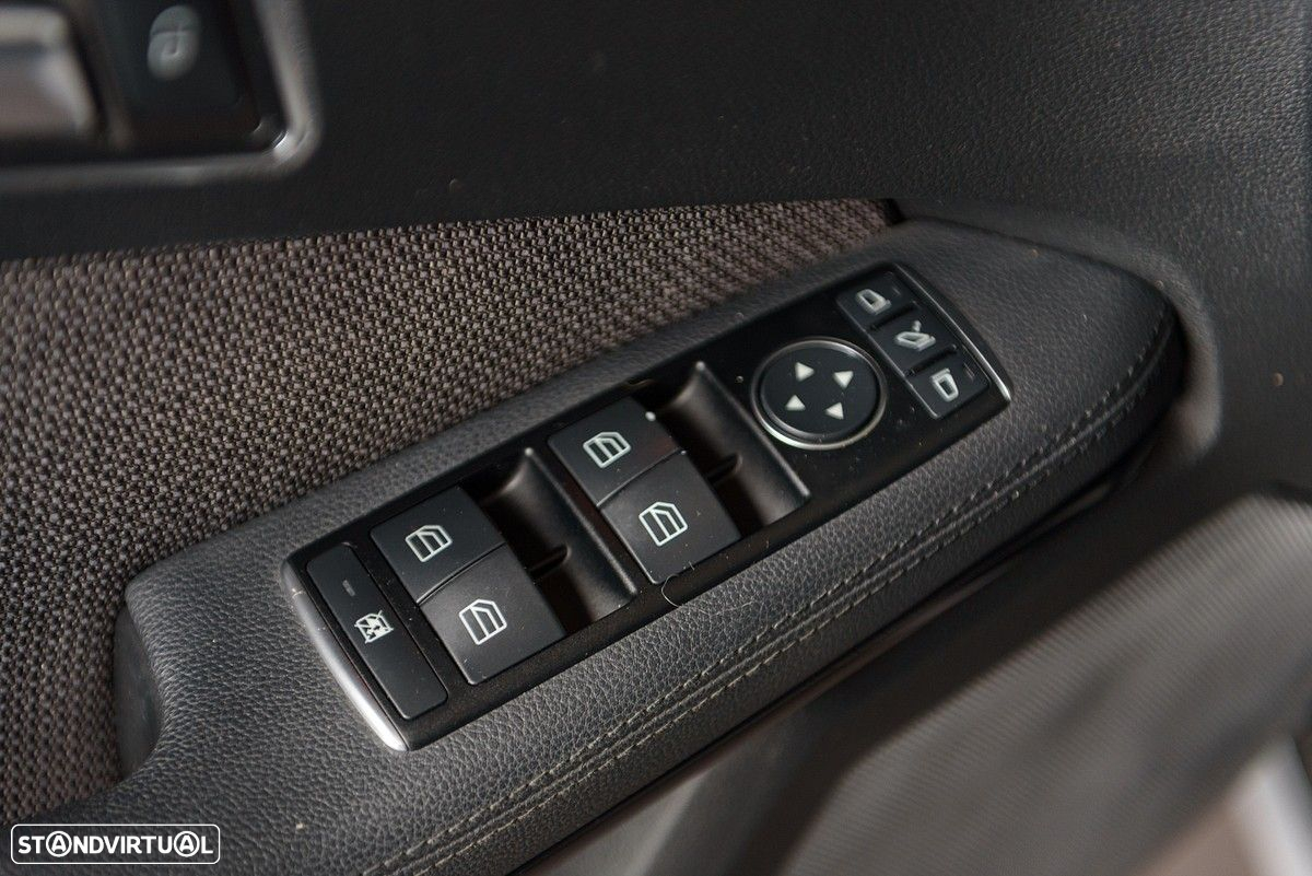 Mercedes-Benz E 220 CDi Avantgarde BlueEfficiency - 46