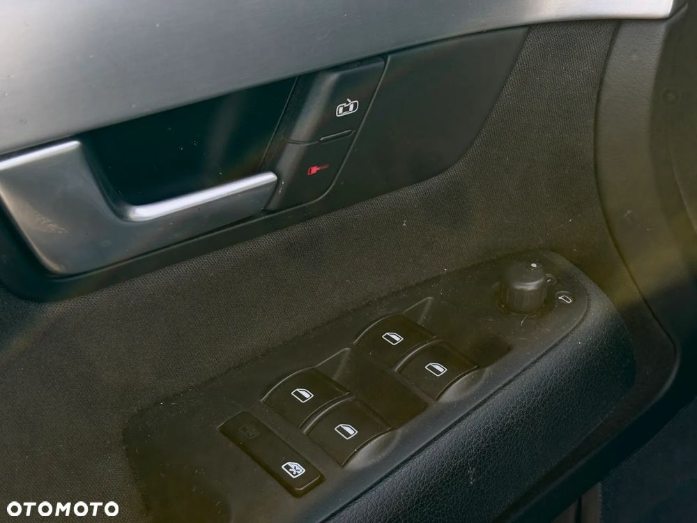 Audi A4 Limousine 2 - 15