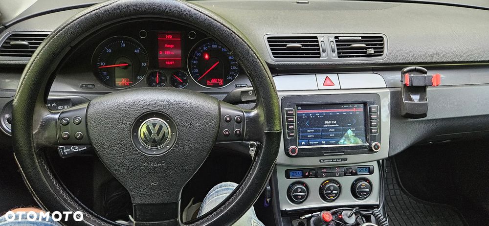 Volkswagen Passat 1.9 TDI Highline - 8