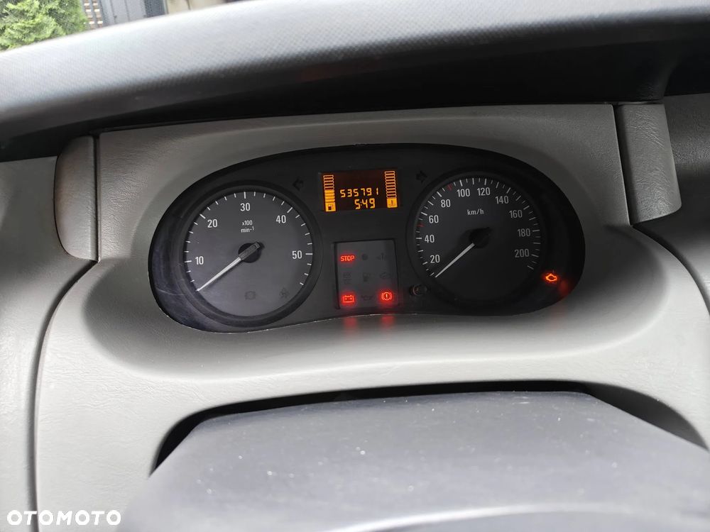 Opel Vivaro - 9