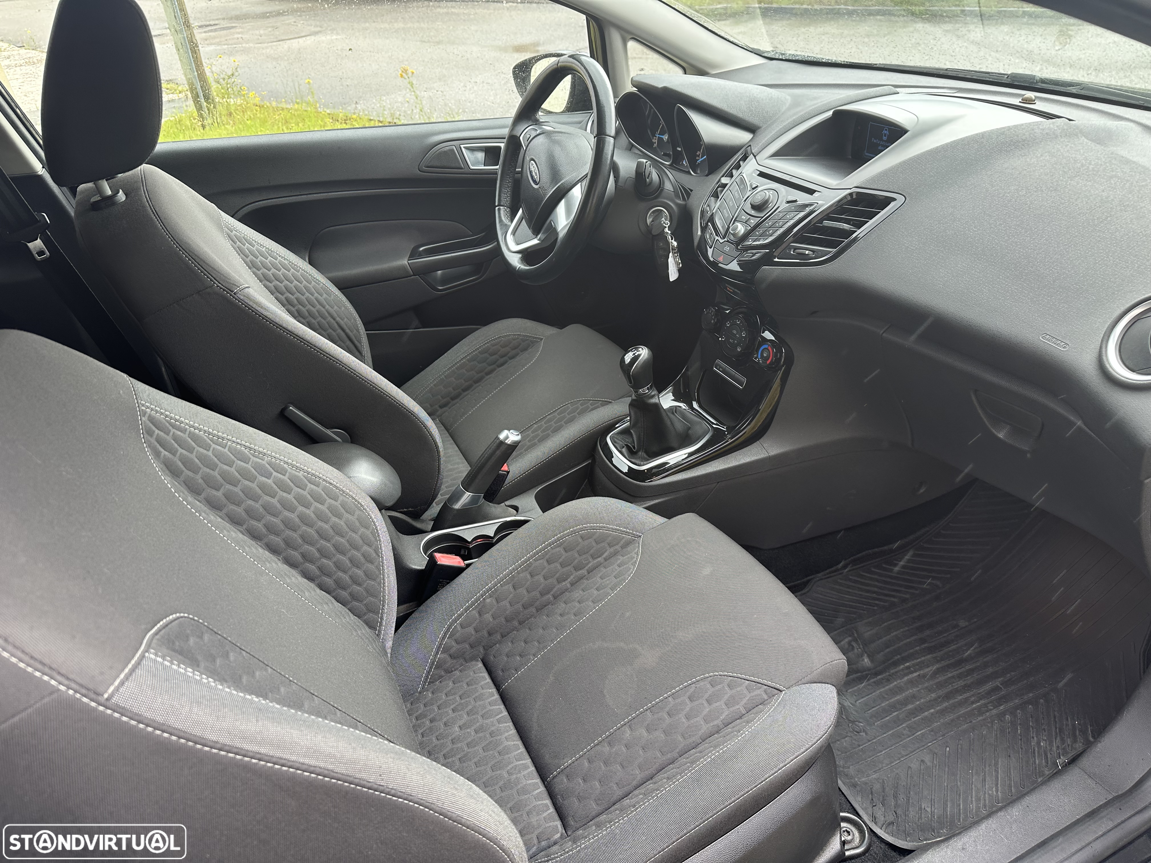 Ford Fiesta 1.0 T EcoBoost Titanium - 10
