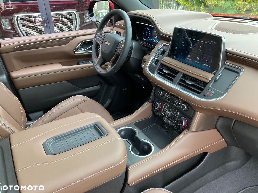 Chevrolet Suburban - 21