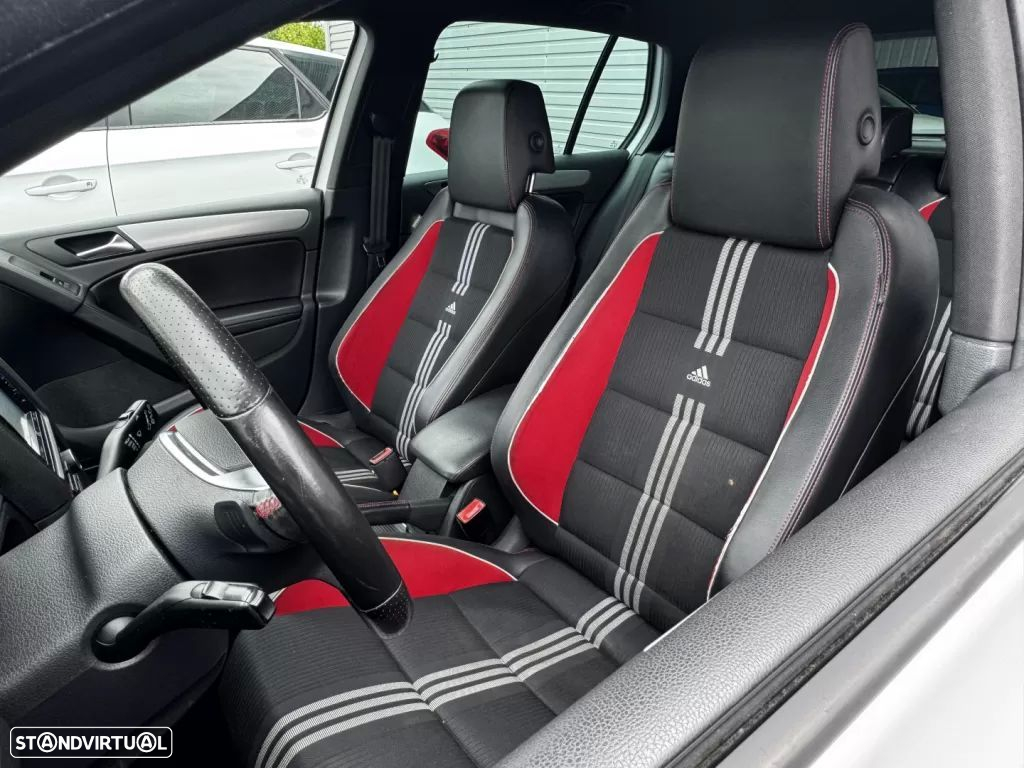 VW Golf 2.0 GTI DSG adidas - 15