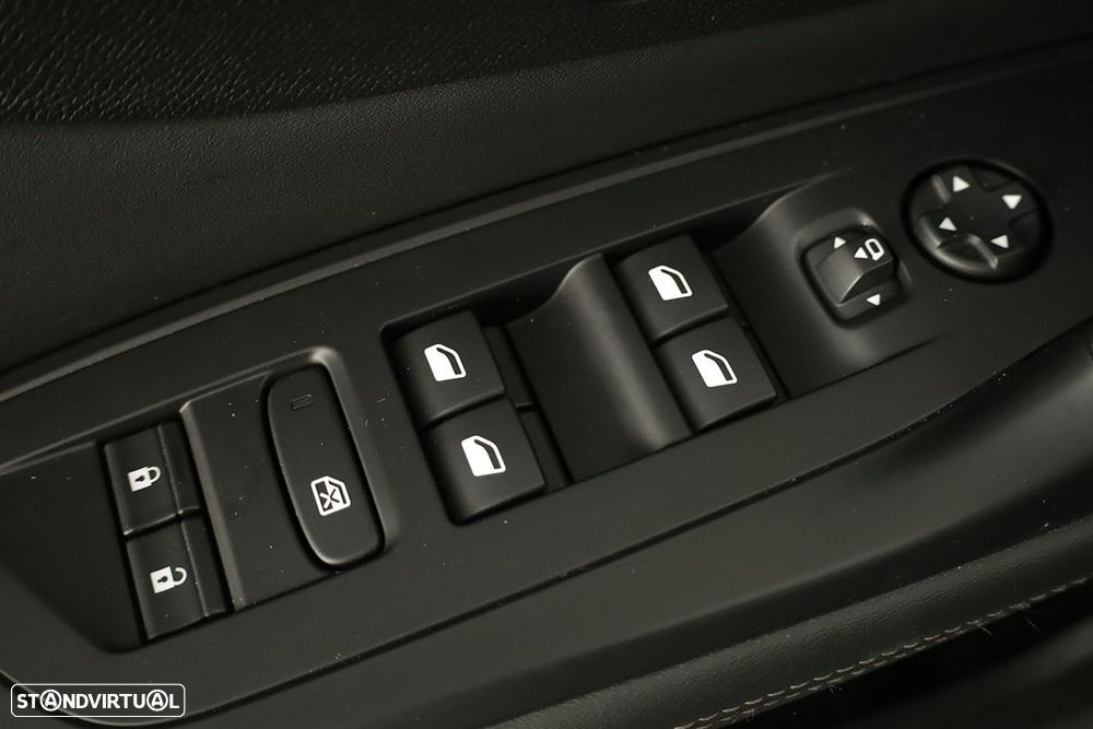 Peugeot 308 1.6 Hybrid Allure Pack e-EAT8 - 19