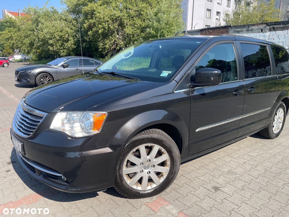 Chrysler Town & Country 3.6 Limited - 29