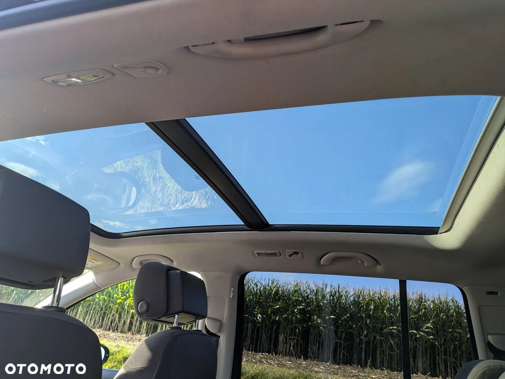 Volkswagen Touran 2.0 TDI DPF DSG Cup - 9