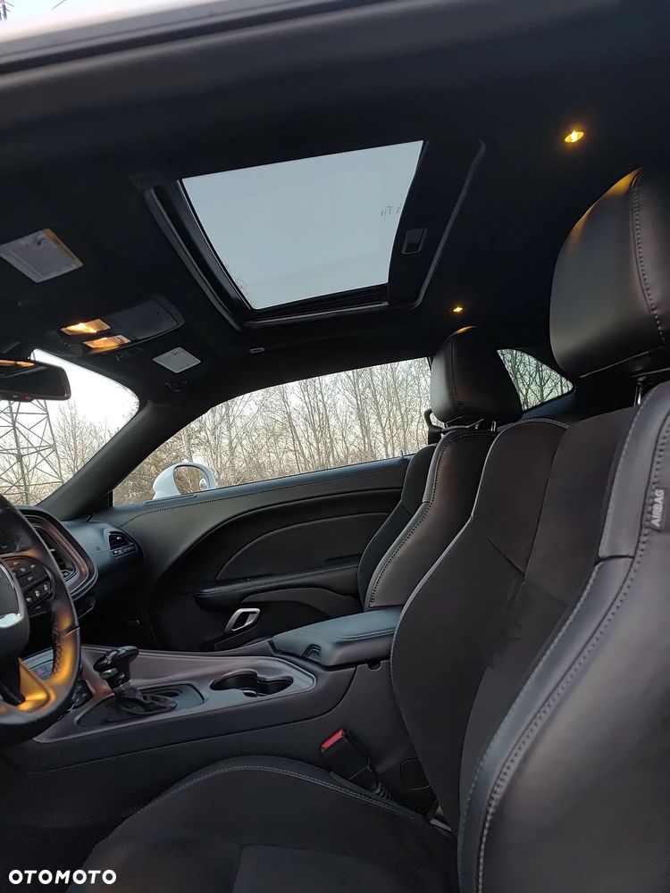 Dodge Challenger - 6