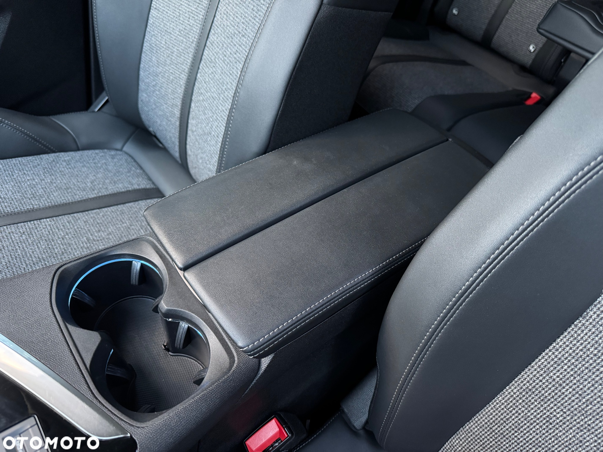 Peugeot 3008 PureTech 130 Stop & Start GPF EAT8 Allure Business-Paket - 20