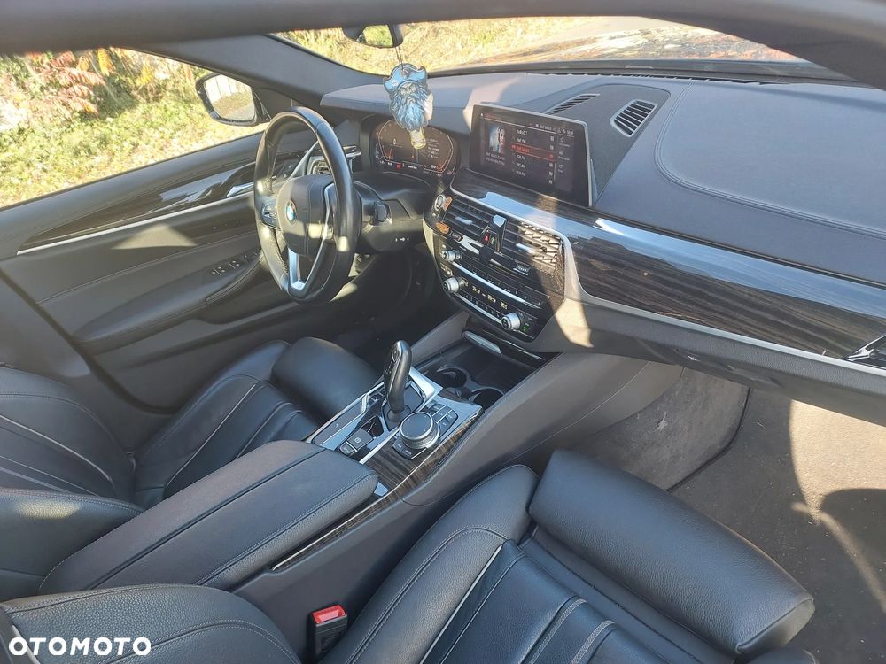 BMW Seria 5 520i Luxury Line - 17