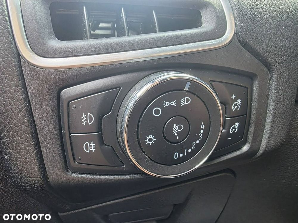 Ford Focus 1.6 TDCi DPF SYNC Edition - 12