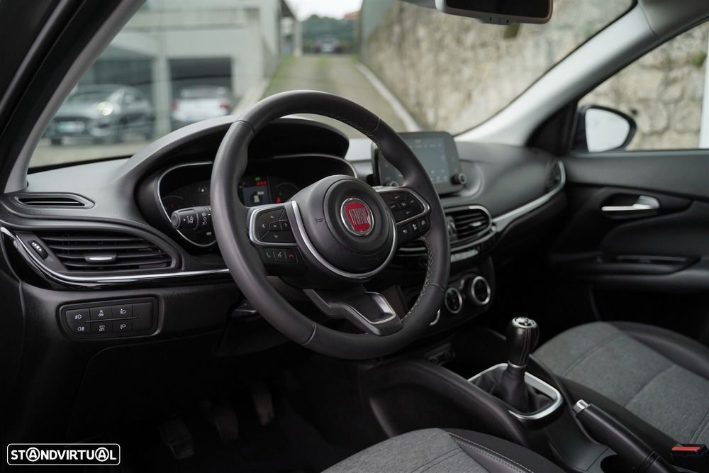 Fiat Tipo Cross 1.0 GSE T3 City - 29