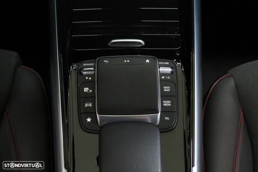 Mercedes-Benz GLA 180 d AMG Line - 32