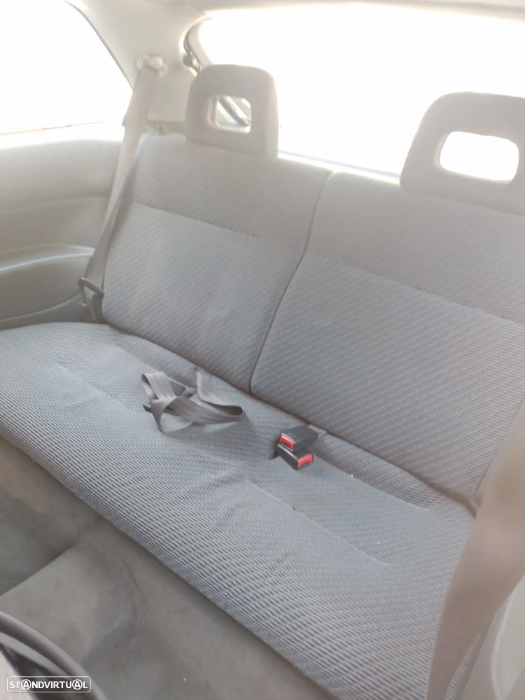 Honda Civic 1.5i LS - 4