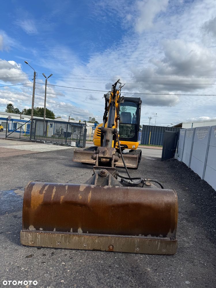 JCB 8055 - 4