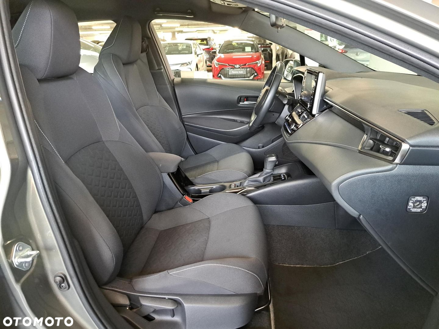 Toyota Corolla 1.8 Hybrid Comfort - 14