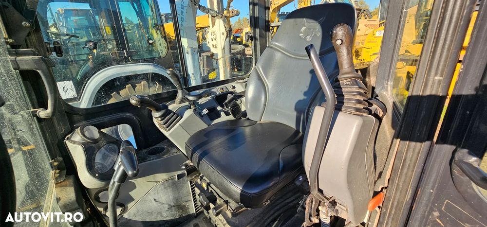 Bobcat E35 Mini Excavator pe șenile - 5