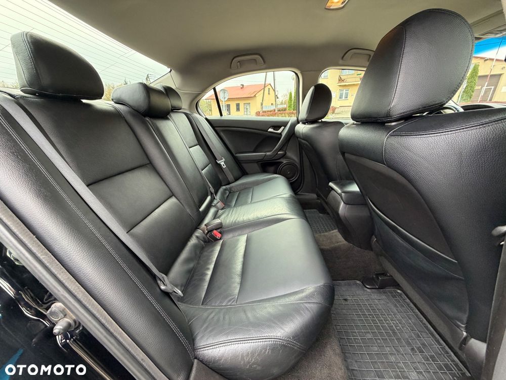 Honda Accord 2.0 Executive - 12