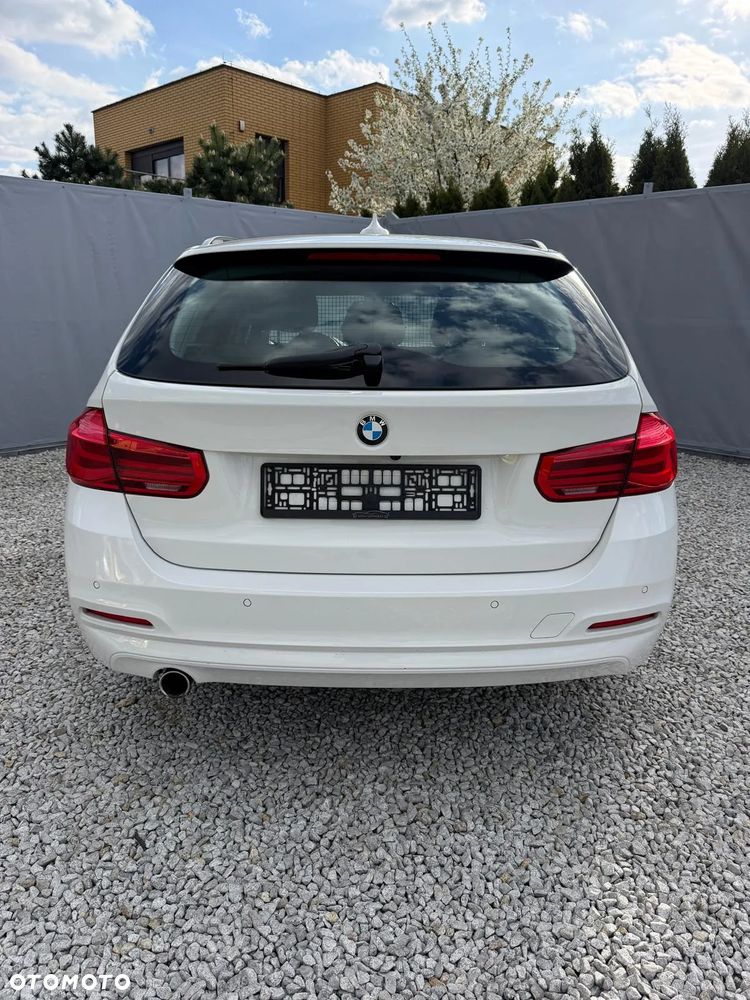 BMW Seria 3 318d Luxury Line - 13