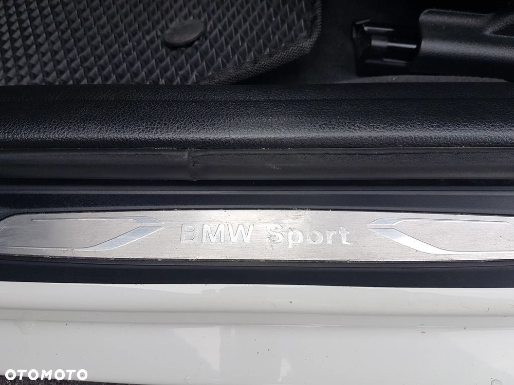 BMW Seria 3 330d xDrive Sport-Aut Sport Line - 14