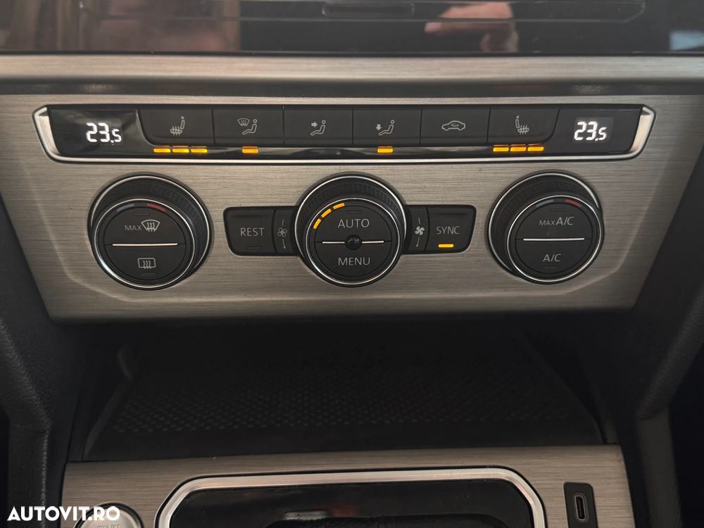 Volkswagen Passat - 23