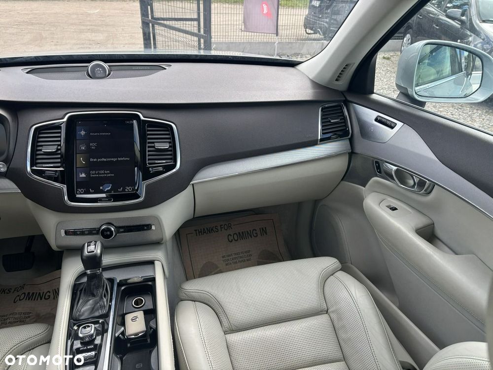 Volvo XC 90 - 25