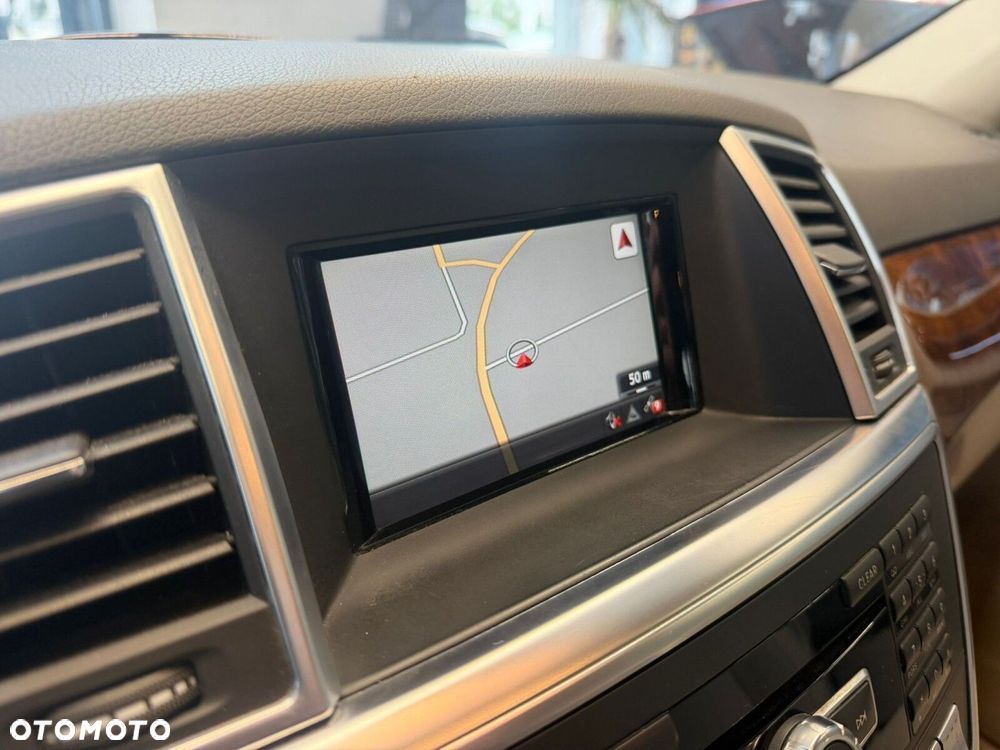 Mercedes-Benz ML - 26