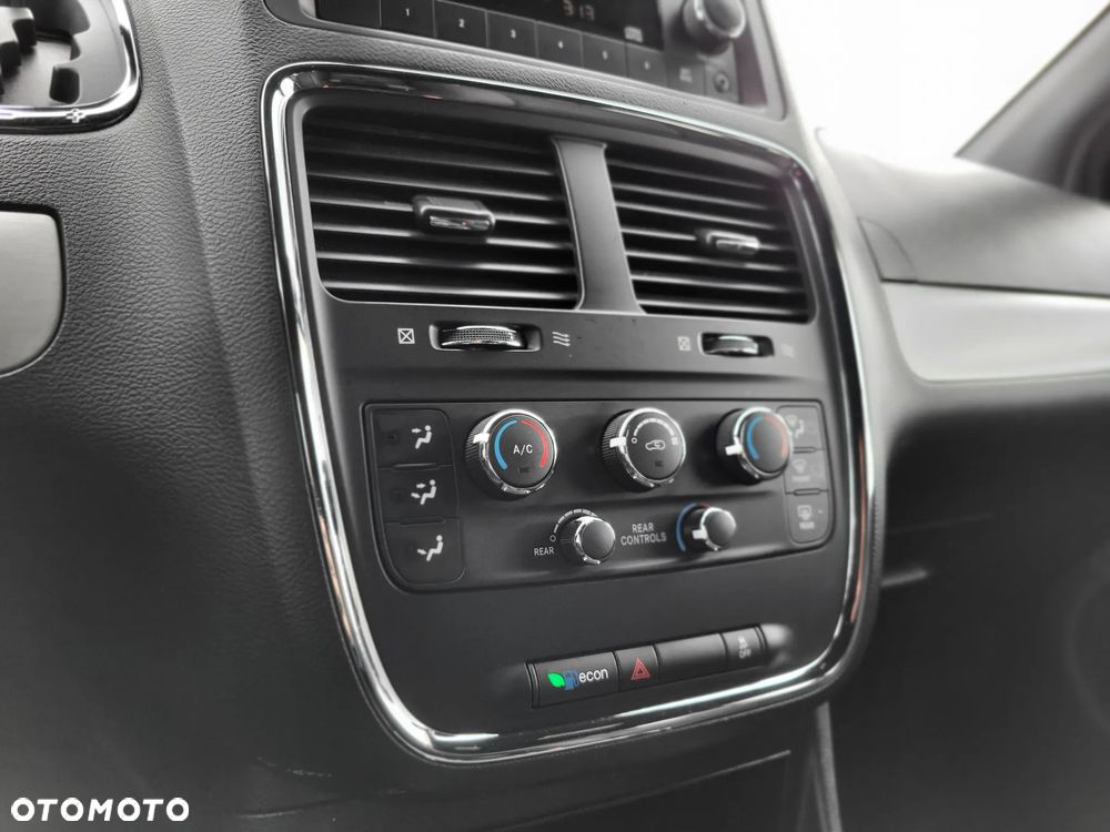 Dodge Grand Caravan - 14