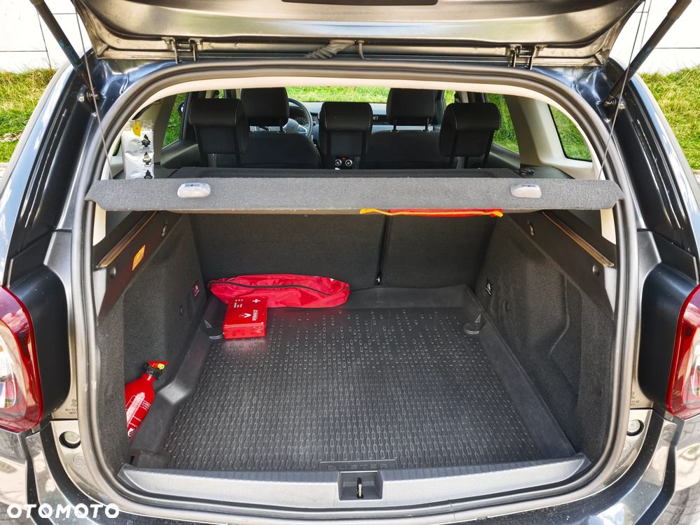 Dacia Duster 1.6 SCe Blackshadow S&S - 9