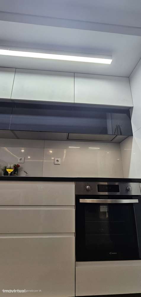 T2 com varanda, garagem e ar condicionado em Paranhos - Grande imagem: 4/26