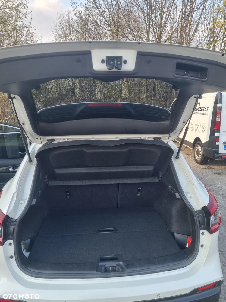 Nissan Qashqai 1.6 DCi N-Connecta - 12