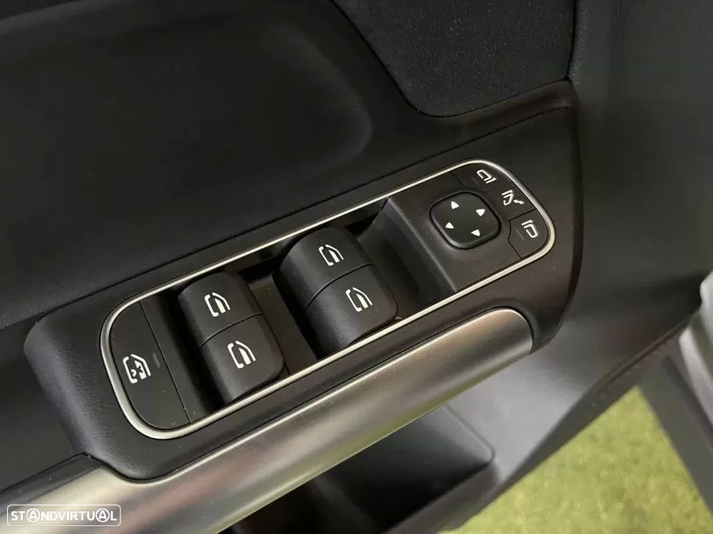 Mercedes-Benz GLA 250 e AMG Line - 54