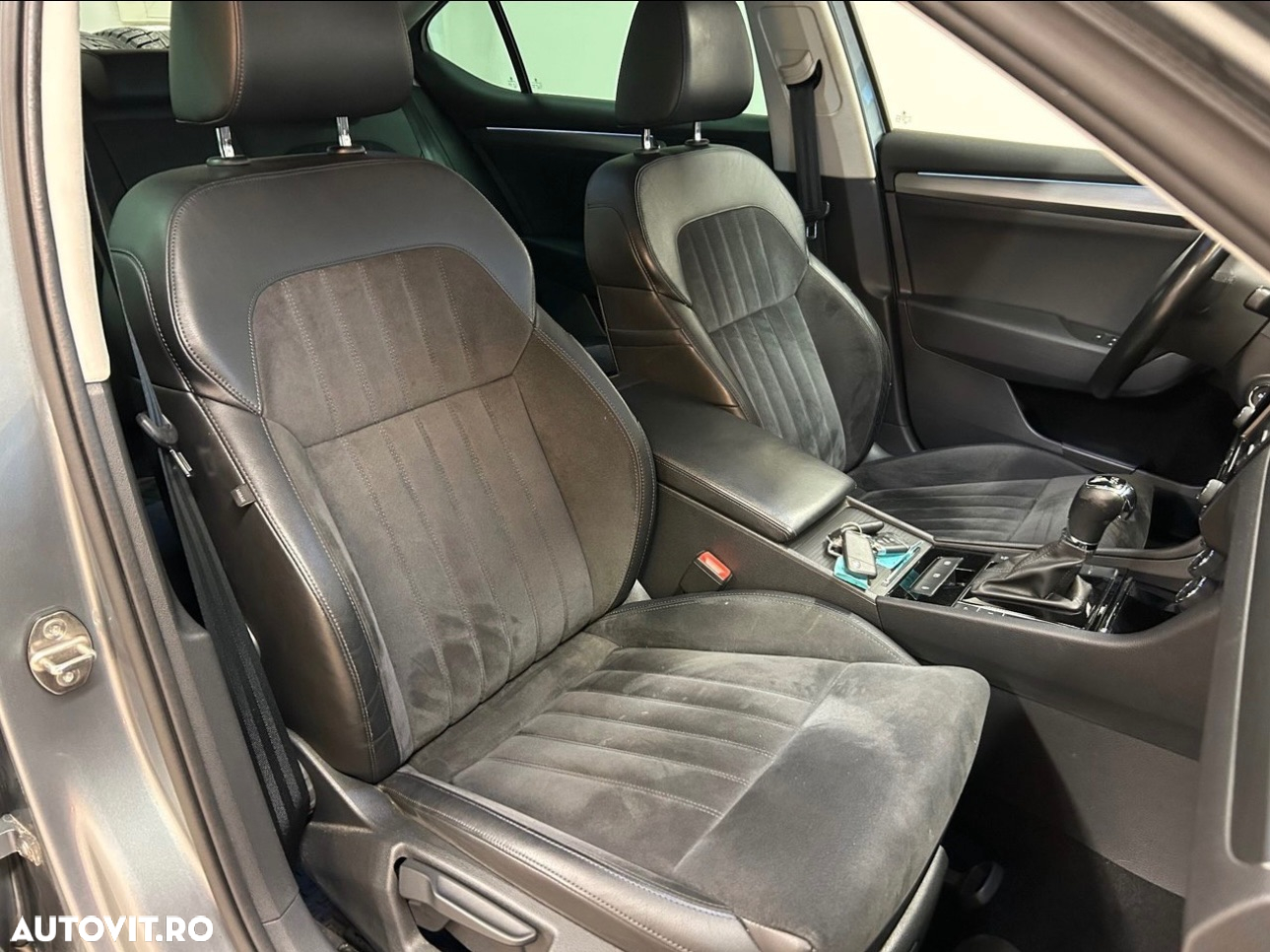 Skoda Superb 2.0 TDI 4x4 DSG Premium Edition - 4