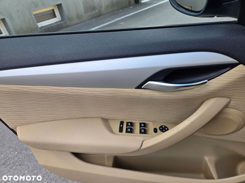 BMW X1 sDrive18i xLine - 18