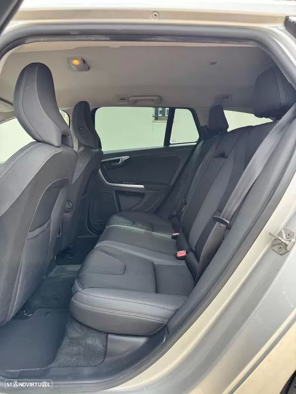 Volvo V60 1.6 D2 Momentum Eco Powershift - 13