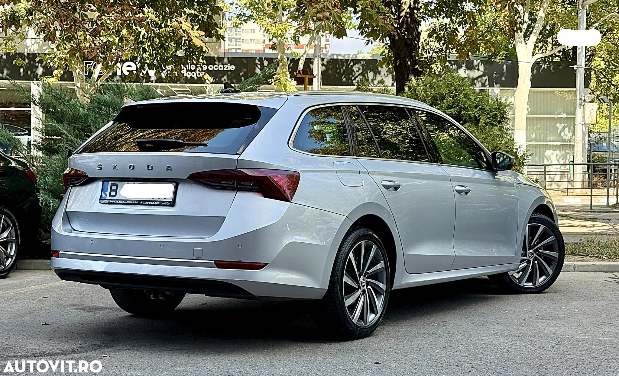 Skoda Octavia Combi 2.0 TDI 4x4 DSG Premium Edition - 3