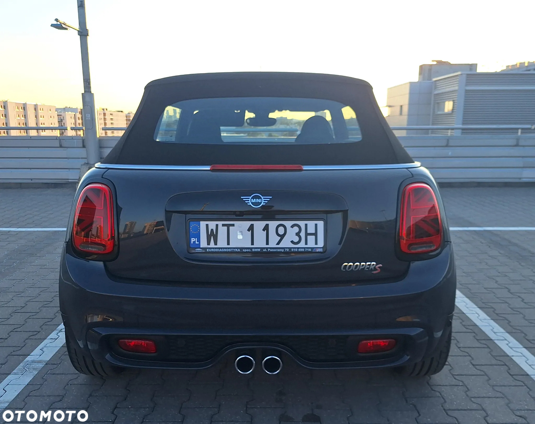 MINI Cooper S Cabrio Sidewalk - 4