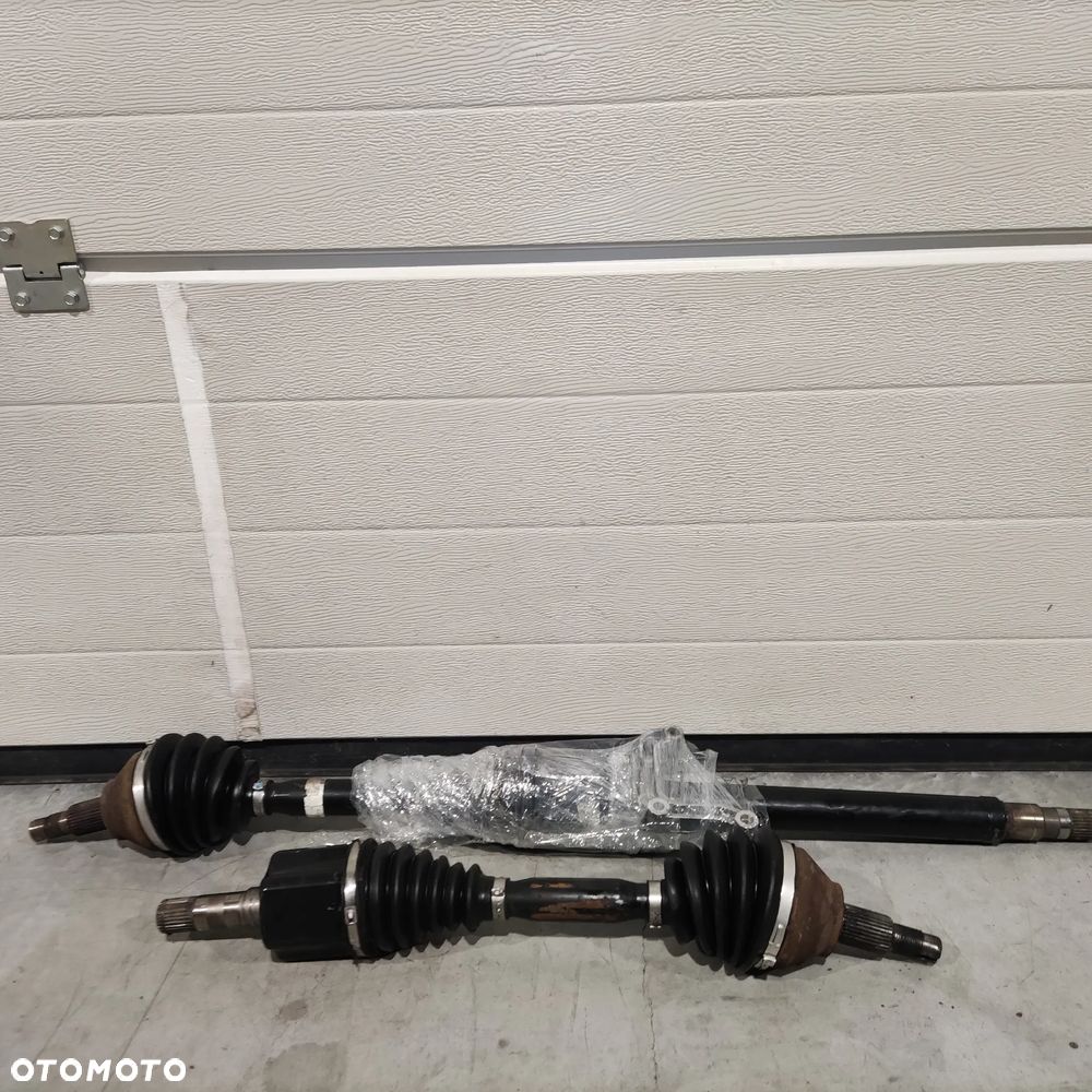 Alfa Romeo 159 półoś kompletna 2,0 MJTD - 1