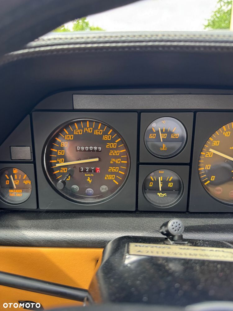 Ferrari Mondial - 10