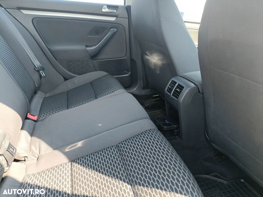 Volkswagen Golf 1.6 TDI DPF Comfortline - 21